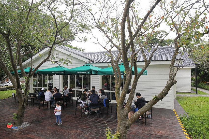 陽明山星巴克草山門市