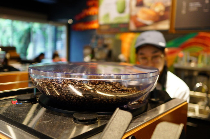 陽明山星巴克草山門市