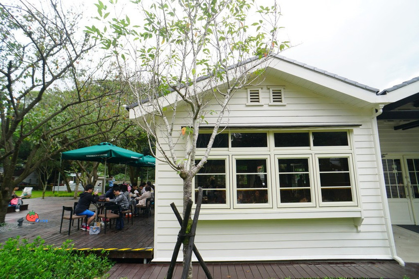 陽明山星巴克草山門市