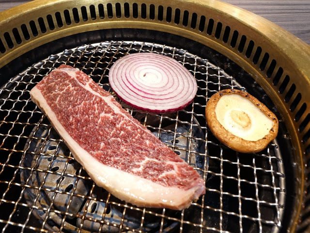 [食記]  竹北。火山岩燒肉 新開幕!。新鮮高檔食材、燒肉、鍋物雙重享受! 高CP值套餐! 親子家庭聚餐超推薦!