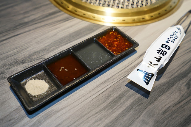 [食記]  竹北。火山岩燒肉 新開幕!。新鮮高檔食材、燒肉、鍋物雙重享受! 高CP值套餐! 親子家庭聚餐超推薦!