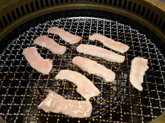 [食記]  竹北。火山岩燒肉 新開幕!。新鮮高檔食材、燒肉、鍋物雙重享受! 高CP值套餐! 親子家庭聚餐超推薦!