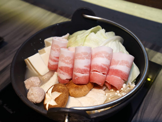 [食記]  竹北。火山岩燒肉 新開幕!。新鮮高檔食材、燒肉、鍋物雙重享受! 高CP值套餐! 親子家庭聚餐超推薦!