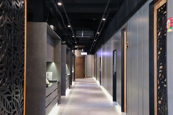 LEDJ5713.JPG LEDJ5713.JPG