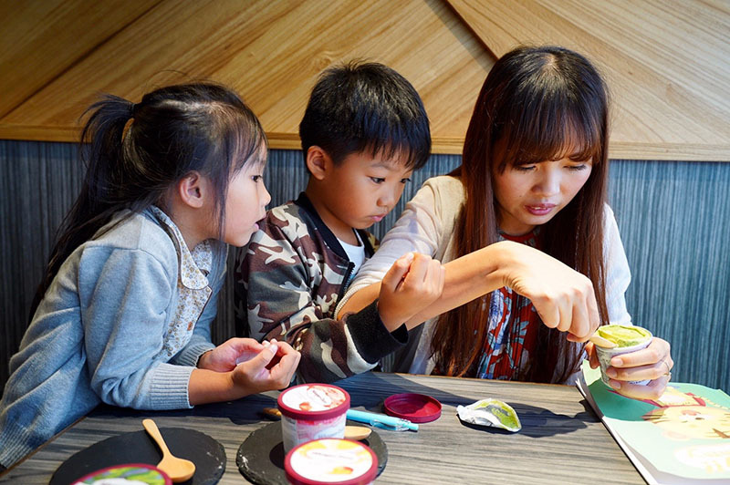 火山岩燒肉竹北旗艦店,貼心滿分服務/極盛牛豬勇士盤/松阪豬/梅花豬/霜降牛角切/PRIME肩夾板肉/哈根達斯/兒童友善餐廳