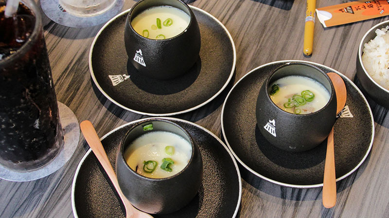 火山岩燒肉竹北旗艦店,貼心滿分服務/極盛牛豬勇士盤/松阪豬/梅花豬/霜降牛角切/PRIME肩夾板肉/哈根達斯/兒童友善餐廳