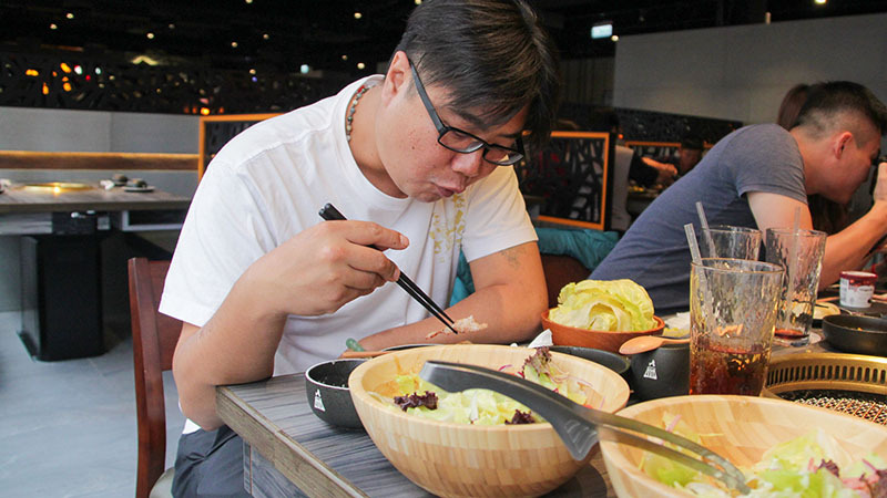 火山岩燒肉竹北旗艦店,貼心滿分服務/極盛牛豬勇士盤/松阪豬/梅花豬/霜降牛角切/PRIME肩夾板肉/哈根達斯/兒童友善餐廳