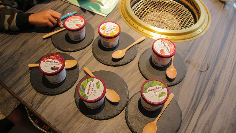 火山岩燒肉竹北旗艦店,貼心滿分服務/極盛牛豬勇士盤/松阪豬/梅花豬/霜降牛角切/PRIME肩夾板肉/哈根達斯/兒童友善餐廳