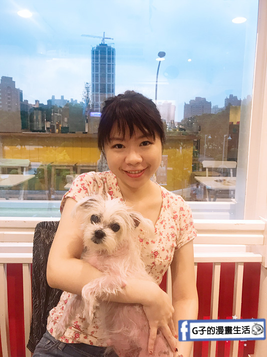 豐宇親子寵物友善餐廳 跟寵物合照可以拍到仁愛公園風景