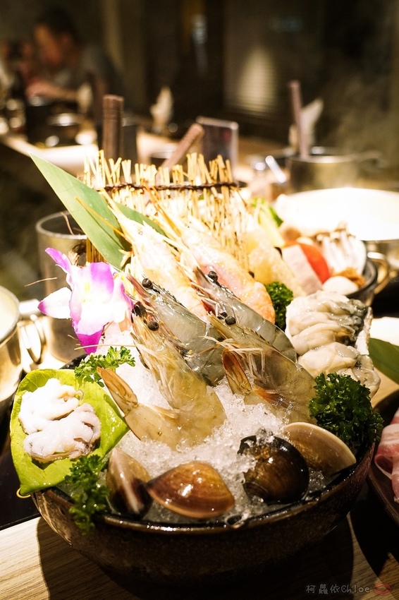 台北信義區 王鍋屋 - 酸白菜鍋專門店 昆布牛肉鍋登場!高端牛肉滿足饕客味蕾 經典海陸綜合必點帶皮黑毛豬五花25.jpg