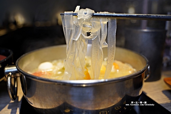 王鍋屋-酸白菜鍋專門店 Shabu Ong:王鍋屋 - 酸白菜鍋專門店 Shabu Ong 顛覆傳統混血京都風味酸菜白肉鍋 天然酸香湧上舌尖 甘甜滋味讓人大呼過癮!