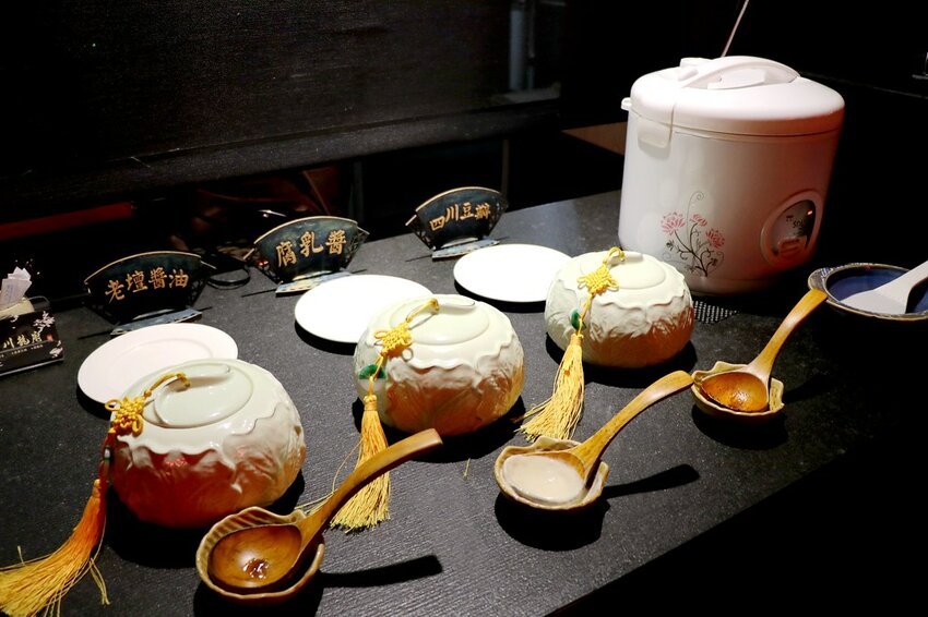 壽星幾歲就送幾隻蝦,這時候只好出賣阿嬤了~