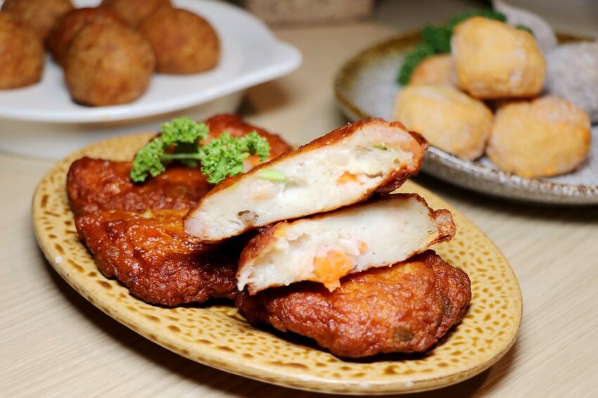 壽星幾歲就送幾隻蝦,這時候只好出賣阿嬤了~