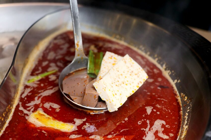 壽星幾歲就送幾隻蝦,這時候只好出賣阿嬤了~