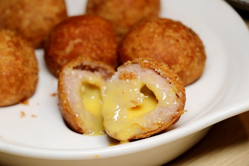 壽星幾歲就送幾隻蝦,這時候只好出賣阿嬤了~