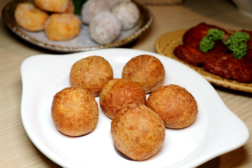 壽星幾歲就送幾隻蝦,這時候只好出賣阿嬤了~