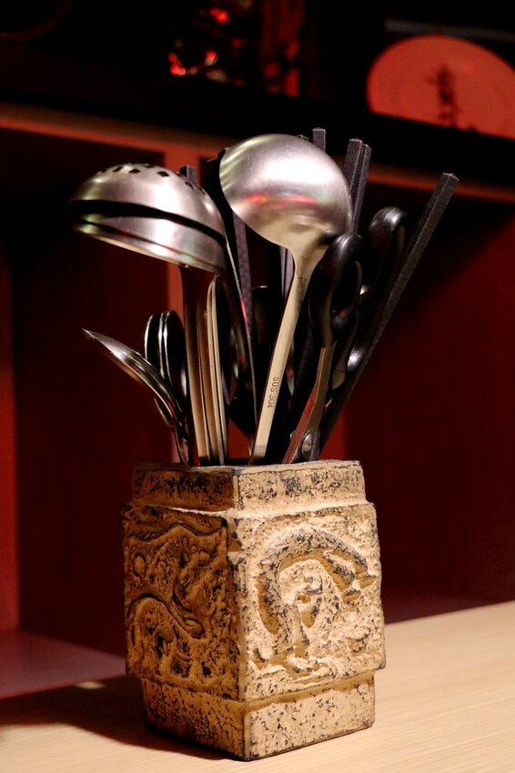 壽星幾歲就送幾隻蝦,這時候只好出賣阿嬤了~