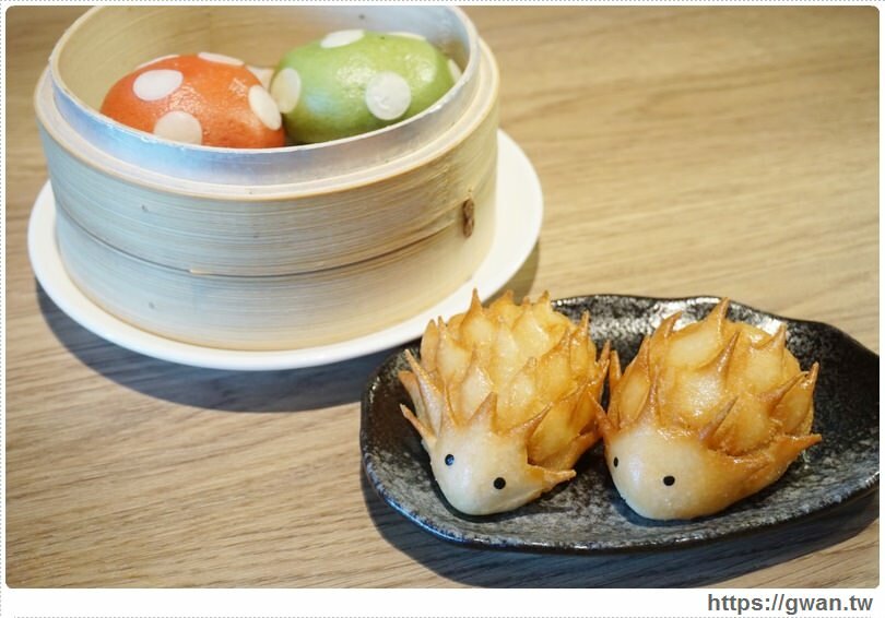 壽星幾歲就送幾隻蝦,這時候只好出賣阿嬤了~