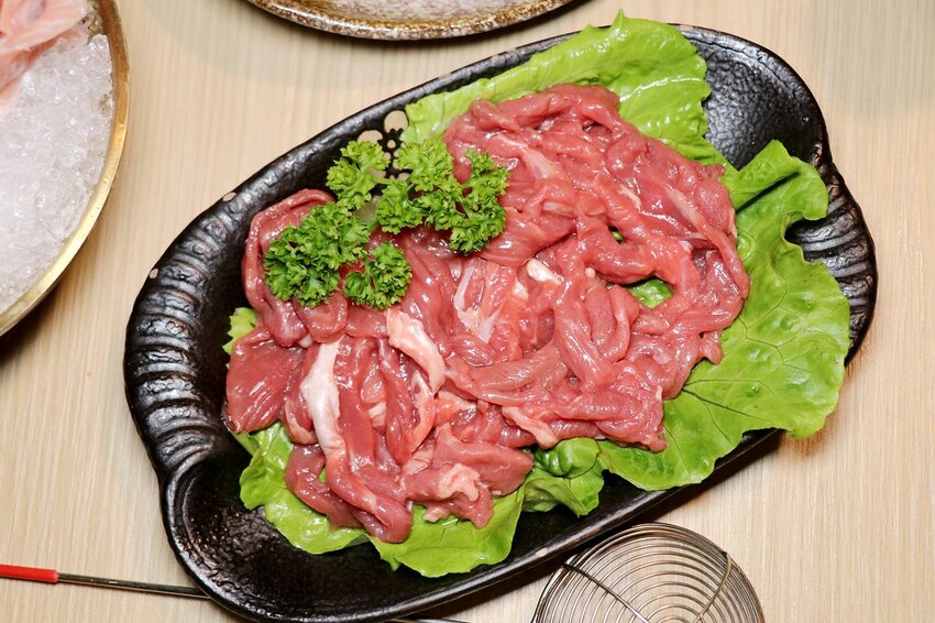 壽星幾歲就送幾隻蝦,這時候只好出賣阿嬤了~