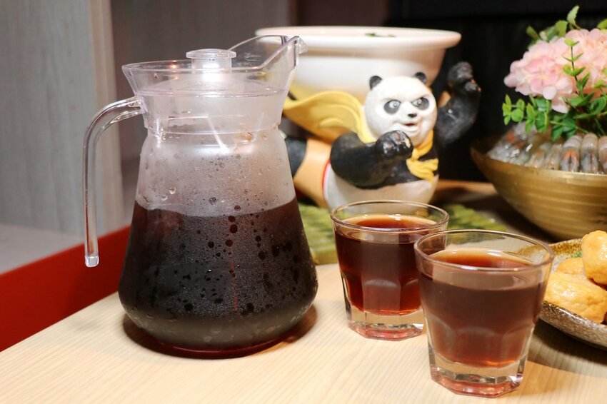 壽星幾歲就送幾隻蝦,這時候只好出賣阿嬤了~