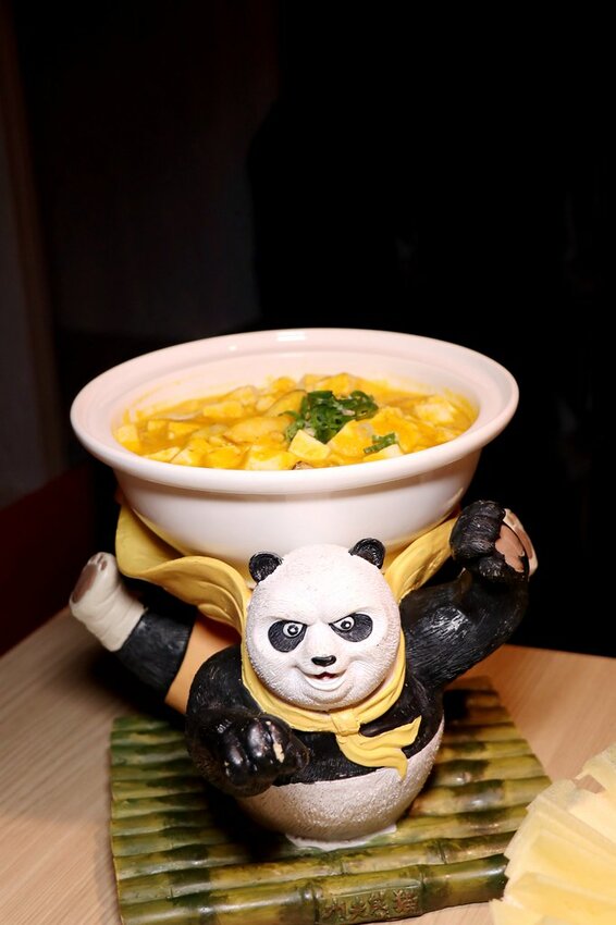 壽星幾歲就送幾隻蝦,這時候只好出賣阿嬤了~