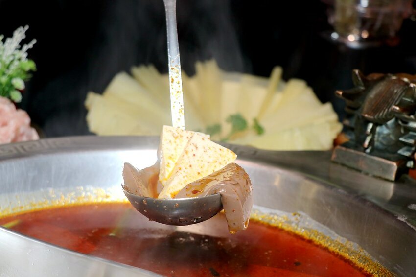 壽星幾歲就送幾隻蝦,這時候只好出賣阿嬤了~