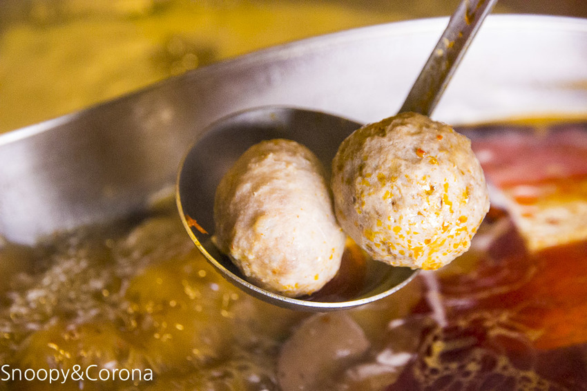 【東湖美食】捷運葫洲站麻辣火鍋／四川龍府～椒香迷人的麻辣鍋、道地夠味的四川料理，溫體牛肉鮮嫩多汁還買1送1