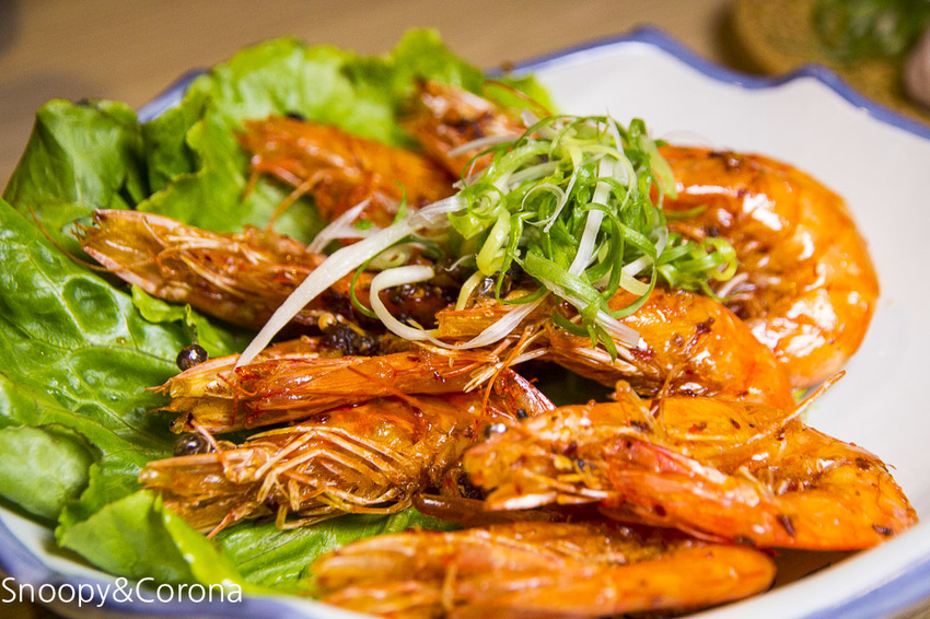 【東湖美食】捷運葫洲站麻辣火鍋／四川龍府～椒香迷人的麻辣鍋、道地夠味的四川料理，溫體牛肉鮮嫩多汁還買1送1