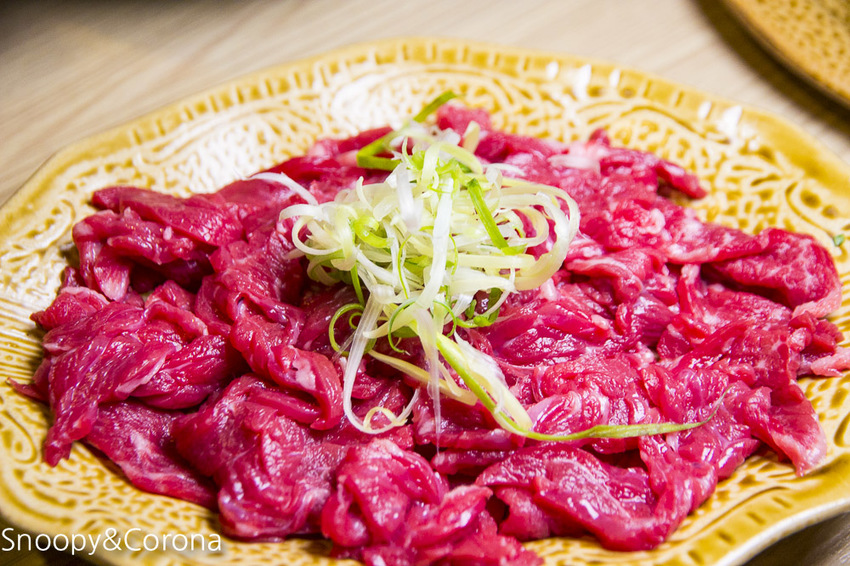 【東湖美食】捷運葫洲站麻辣火鍋／四川龍府～椒香迷人的麻辣鍋、道地夠味的四川料理，溫體牛肉鮮嫩多汁還買1送1