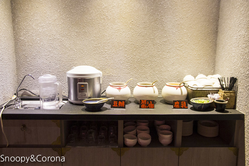 【東湖美食】捷運葫洲站麻辣火鍋／四川龍府～椒香迷人的麻辣鍋、道地夠味的四川料理，溫體牛肉鮮嫩多汁還買1送1