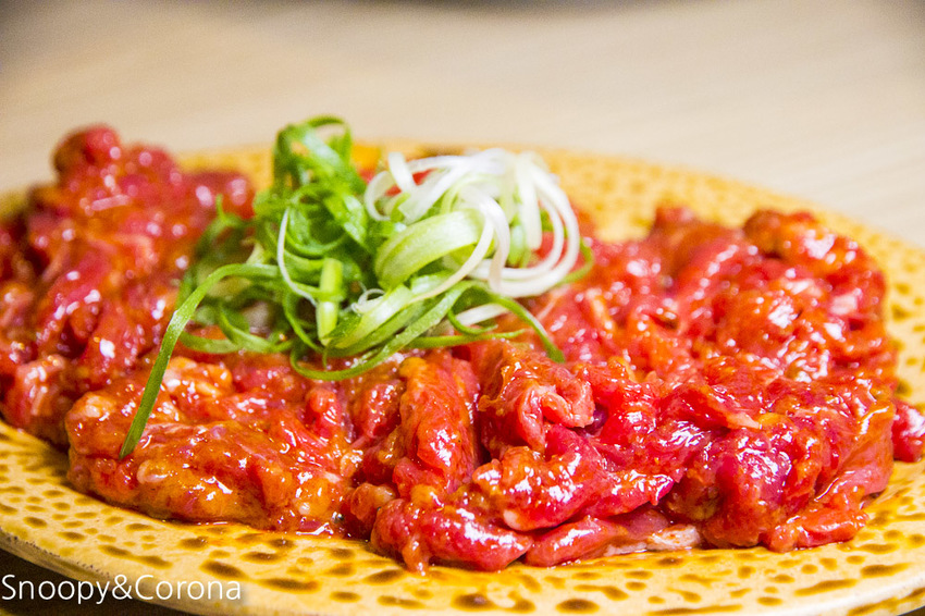 【東湖美食】捷運葫洲站麻辣火鍋／四川龍府～椒香迷人的麻辣鍋、道地夠味的四川料理，溫體牛肉鮮嫩多汁還買1送1