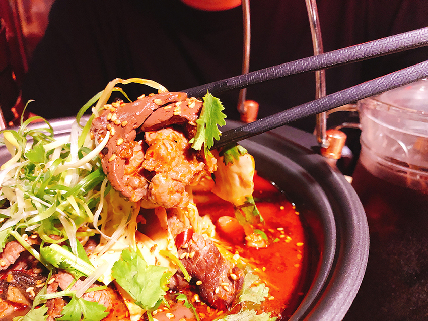 四川龍府,內湖美食,川老爺,東湖鴛鴦鍋,東湖酸菜白肉鍋,食尚玩家推薦麻辣鍋,食尚玩家推薦鴛鴦鍋,必比登火鍋,必比登川菜,必比登四川菜,米其林火鍋