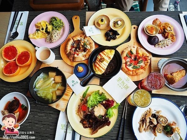 桃園統領美食-果然匯-桃園最大素/蔬食buffet吃到飽，原來吃素也有這麼多選擇 (邀約) @民宿女王芽月-美食.旅遊.全台趴趴走