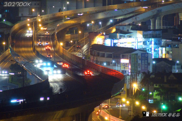 【台中。沙鹿】好攝族拍照秘境。黃昏夕照。千萬夜景。夜曝S形車軌。遠眺都會夜景
