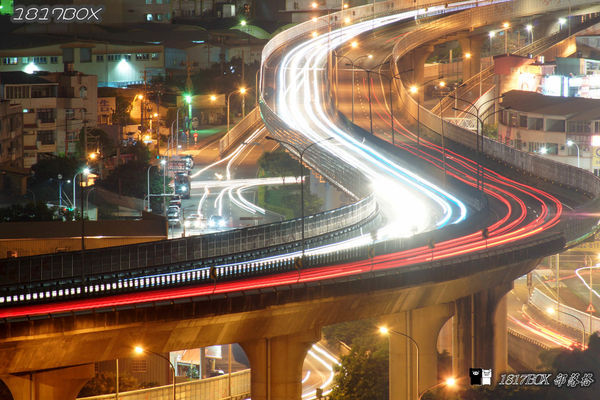 【台中。沙鹿】好攝族拍照秘境。黃昏夕照。千萬夜景。夜曝S形車軌。遠眺都會夜景
