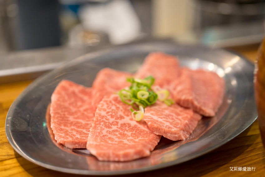 蘆洲美食》熊賀燒肉 道地日本風吧檯式燒肉 A5等級日本和牛 100%純米年糕 - 艾莉絲愛旅行
