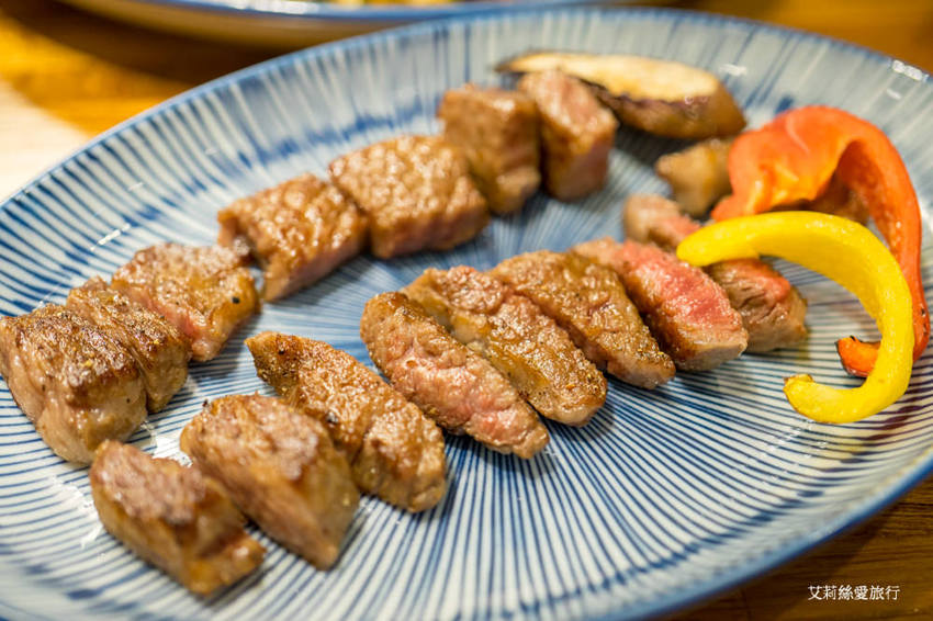 蘆洲美食》熊賀燒肉 道地日本風吧檯式燒肉 A5等級日本和牛 100%純米年糕 - 艾莉絲愛旅行