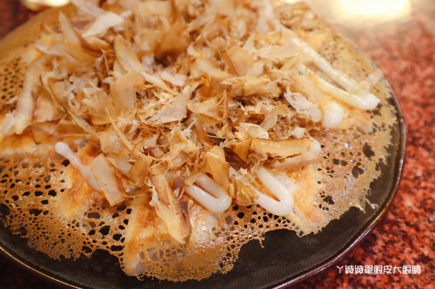 新竹城隍廟美食推薦！做食豔脆皮煎餃貳店，很會噴汁日式冰花煎餃！必吃明太子脆皮煎餃跟流鼻涕酸辣湯