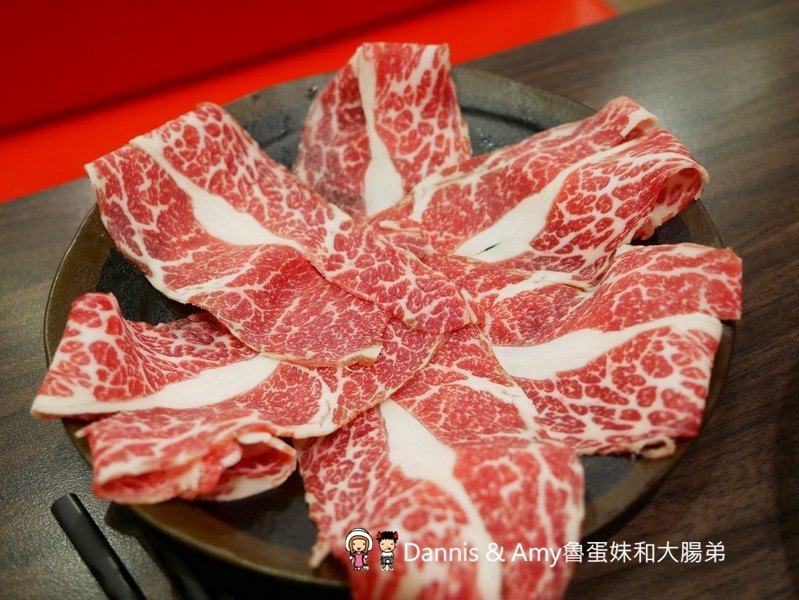 《新竹竹北吃到飽火鍋推薦》鮮稻精緻鍋物(麻辣火鍋吃到飽)。平日午餐499元加一成。海陸大餐-美國PRIME霜降牛,天使紅蝦,哈根達斯吃到飽︱壽星優惠。6人以上訂位好禮報報（影片）