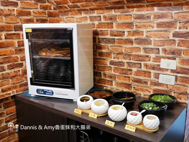 《新竹竹北吃到飽火鍋推薦》鮮稻精緻鍋物(麻辣火鍋吃到飽)。平日午餐499元加一成。海陸大餐-美國PRIME霜降牛,天使紅蝦,哈根達斯吃到飽︱壽星優惠。6人以上訂位好禮報報（影片）