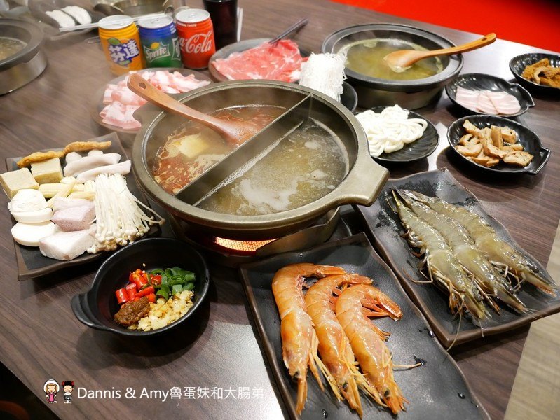 《新竹竹北吃到飽火鍋推薦》鮮稻精緻鍋物(麻辣火鍋吃到飽)。平日午餐499元加一成。海陸大餐-美國PRIME霜降牛,天使紅蝦,哈根達斯吃到飽︱壽星優惠。6人以上訂位好禮報報（影片）