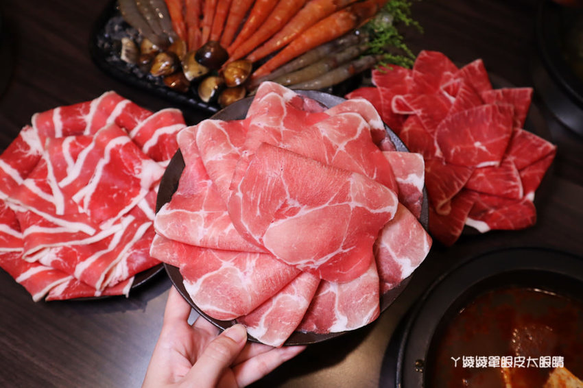 竹北火鍋吃到飽推薦鮮稻精緻鍋物！霸道海陸套餐、專屬好蝦套餐、肉肉套餐吃到爽