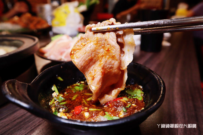 竹北火鍋吃到飽推薦鮮稻精緻鍋物！霸道海陸套餐、專屬好蝦套餐、肉肉套餐吃到爽