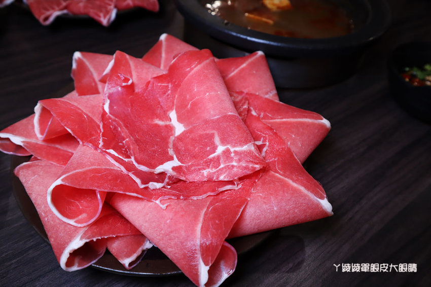 竹北火鍋吃到飽推薦鮮稻精緻鍋物！霸道海陸套餐、專屬好蝦套餐、肉肉套餐吃到爽