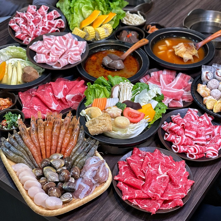 新竹竹北在地人推薦的火鍋吃到飽「鮮稻精緻鍋物」，採一人一鍋的方式，也有套餐可以選擇！ - 阿華田的美食日記
