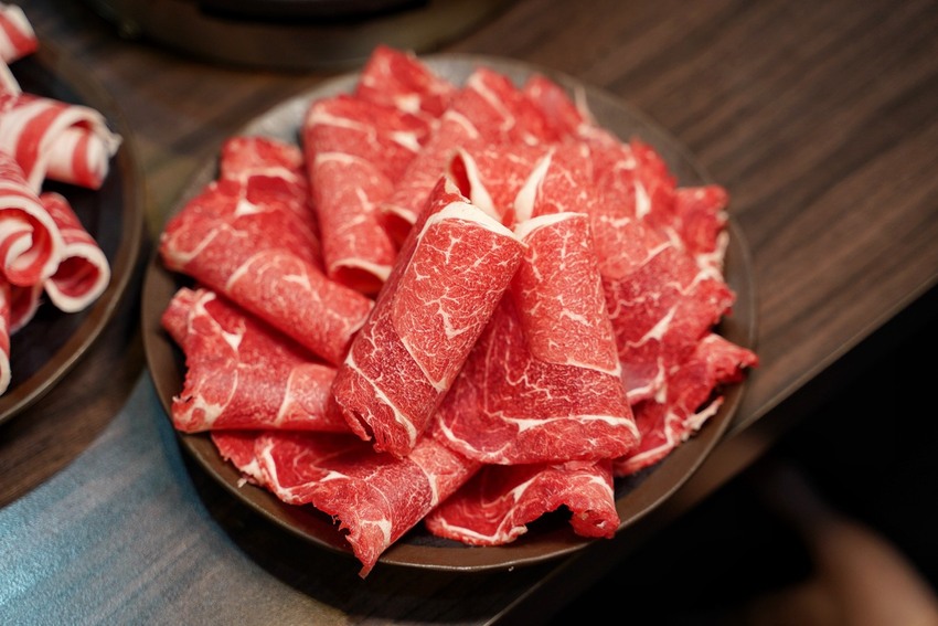 新竹竹北在地人推薦的火鍋吃到飽「鮮稻精緻鍋物」，採一人一鍋的方式，也有套餐可以選擇！ - 阿華田的美食日記