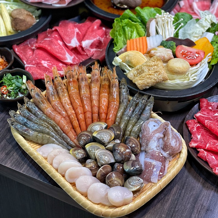 新竹竹北在地人推薦的火鍋吃到飽「鮮稻精緻鍋物」，採一人一鍋的方式，也有套餐可以選擇！ - 阿華田的美食日記