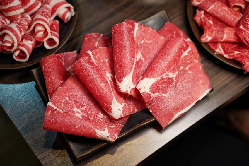 新竹竹北在地人推薦的火鍋吃到飽「鮮稻精緻鍋物」，採一人一鍋的方式，也有套餐可以選擇！ - 阿華田的美食日記