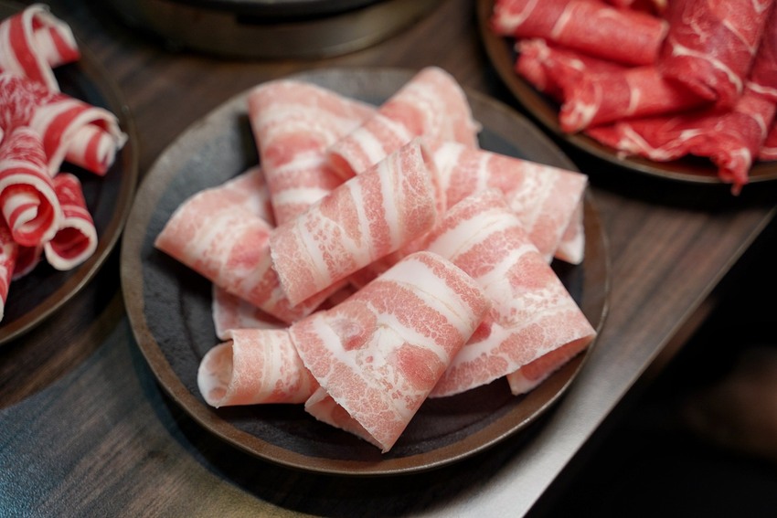 新竹竹北在地人推薦的火鍋吃到飽「鮮稻精緻鍋物」，採一人一鍋的方式，也有套餐可以選擇！ - 阿華田的美食日記