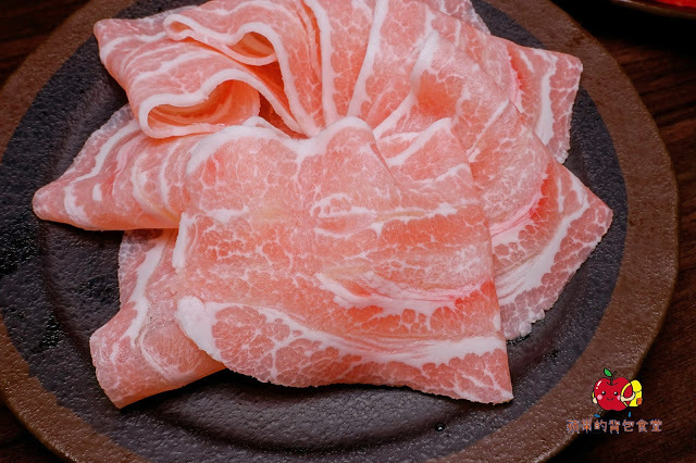 [火鍋吃到飽] 新竹 鮮稻精緻鍋物 肉類新鮮度爆表 大推霜降牛松阪豬雞肉 天使紅蝦彈牙又帶海的鮮味 親民價錢吃到飽鍋物